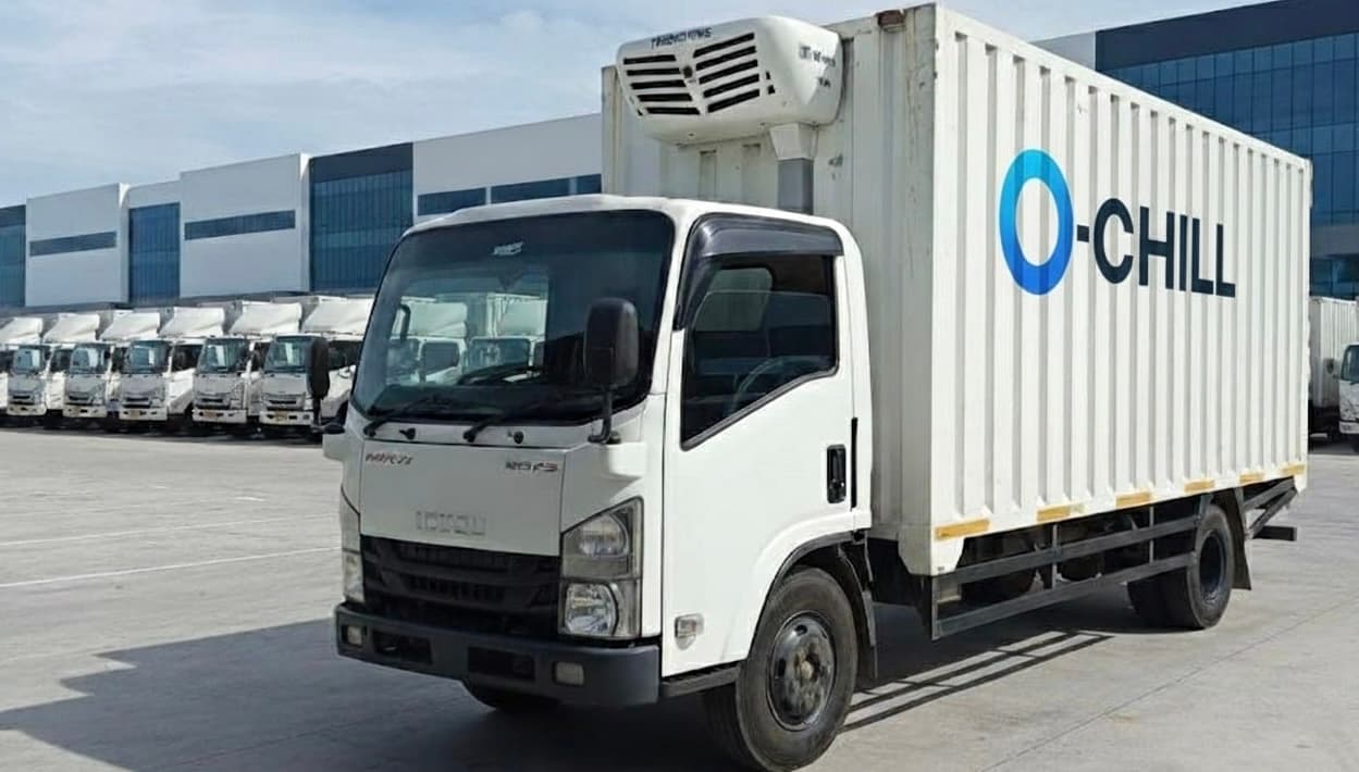 Thermo King truck arriving at dock